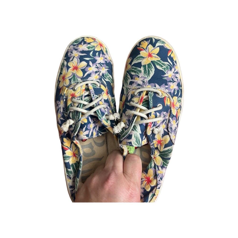 Madlove Kendra Lace-up Canvas Sneakers Tropical Print - Picture 2 of 7